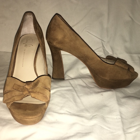 Franco Sarto Suede Platform Pump - Picture 7 of 7